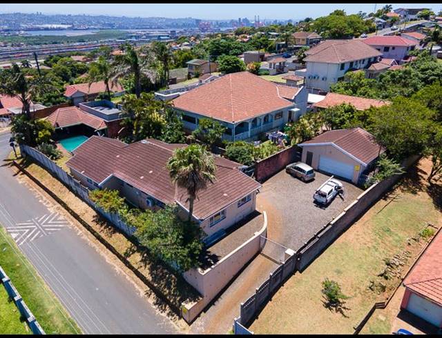 5 BEDROOM HOUSE FOR SALE IN BLUFF